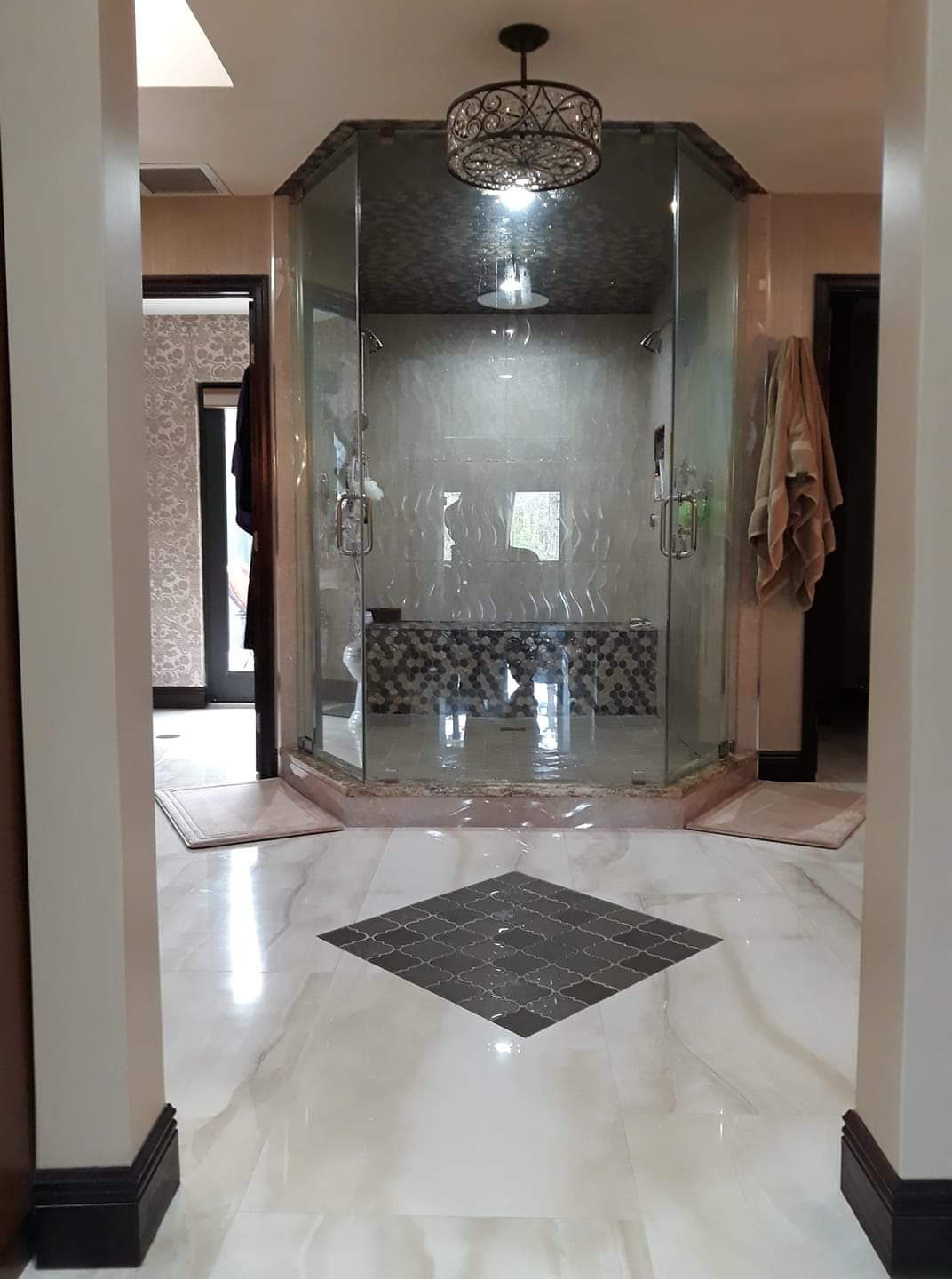 Frameless Shower & Tub Enclosures project by Advanced Glass Industries in South Florida — photo 23