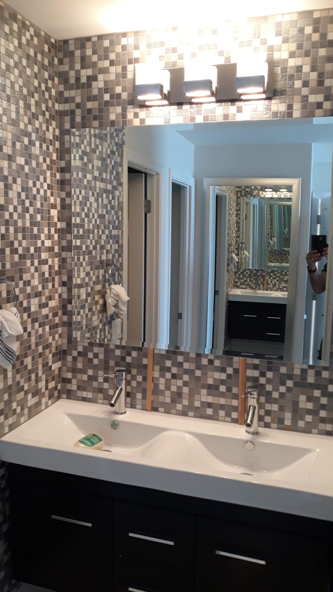 Mirrors project by Advanced Glass Industries in South Florida — photo 21