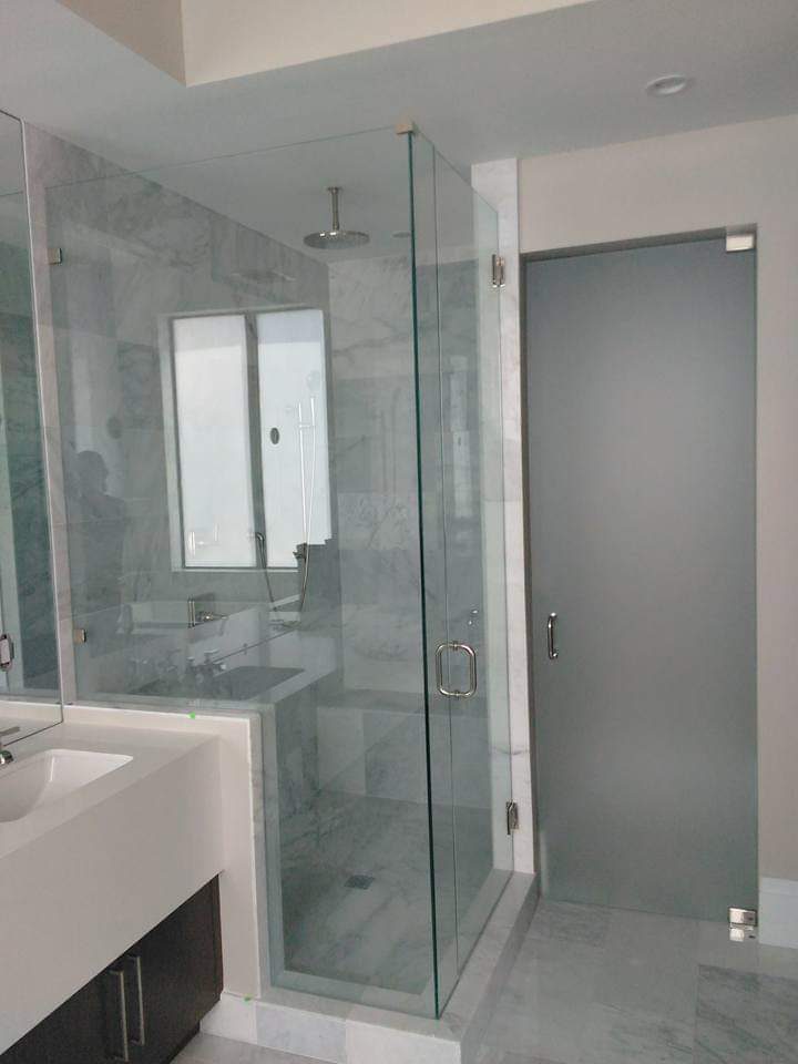 Frameless Shower & Tub Enclosures project by Advanced Glass Industries in South Florida — photo 27