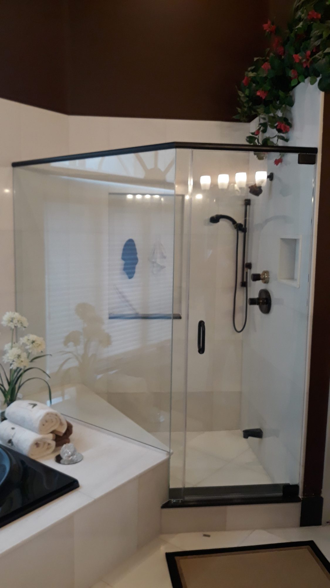 Frameless Shower & Tub Enclosures project by Advanced Glass Industries in South Florida — photo 16