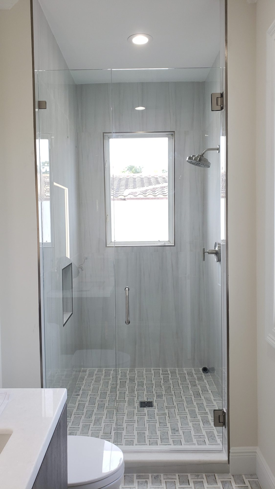 Frameless Shower & Tub Enclosures project by Advanced Glass Industries in South Florida — photo 60