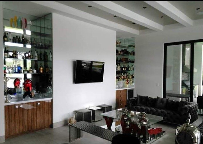 Mirrors project by Advanced Glass Industries in South Florida — photo 31