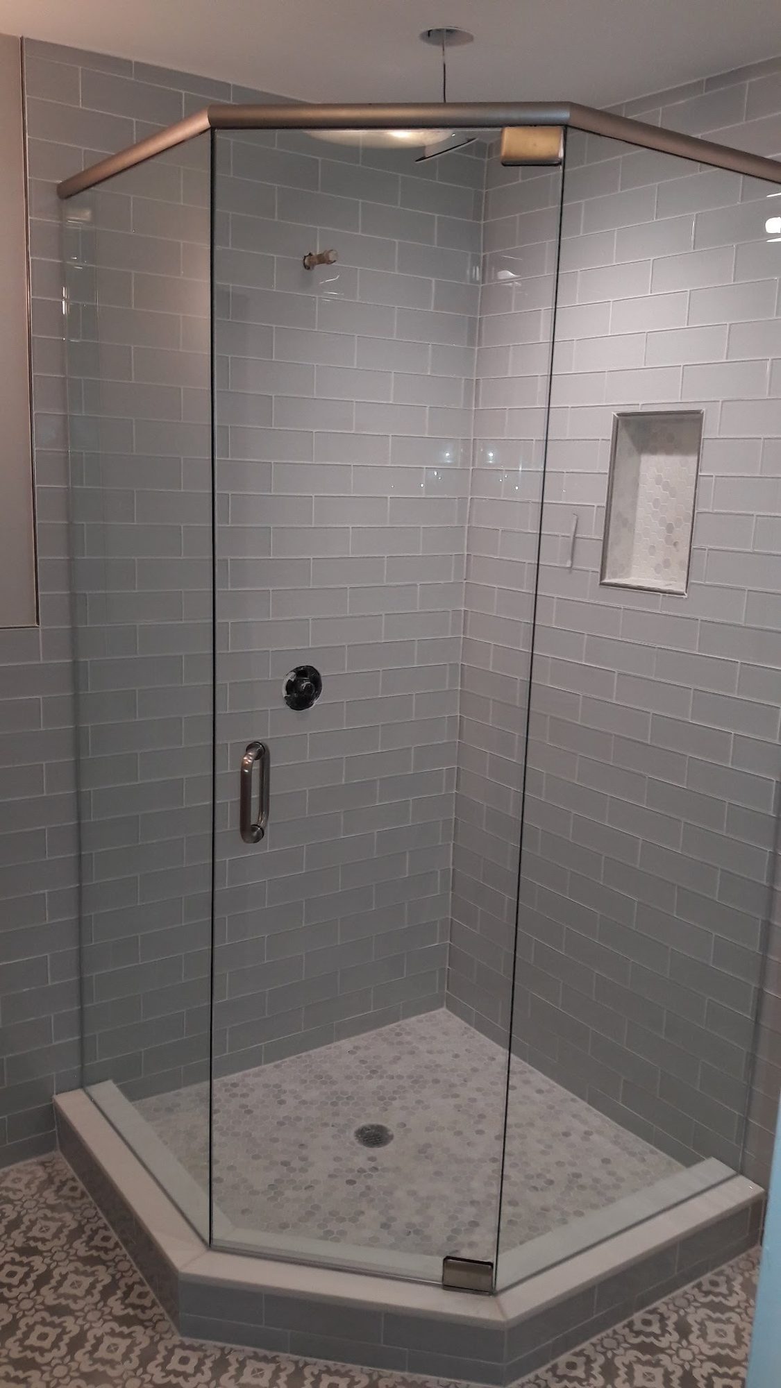 Frameless Shower & Tub Enclosures project by Advanced Glass Industries in South Florida — photo 13