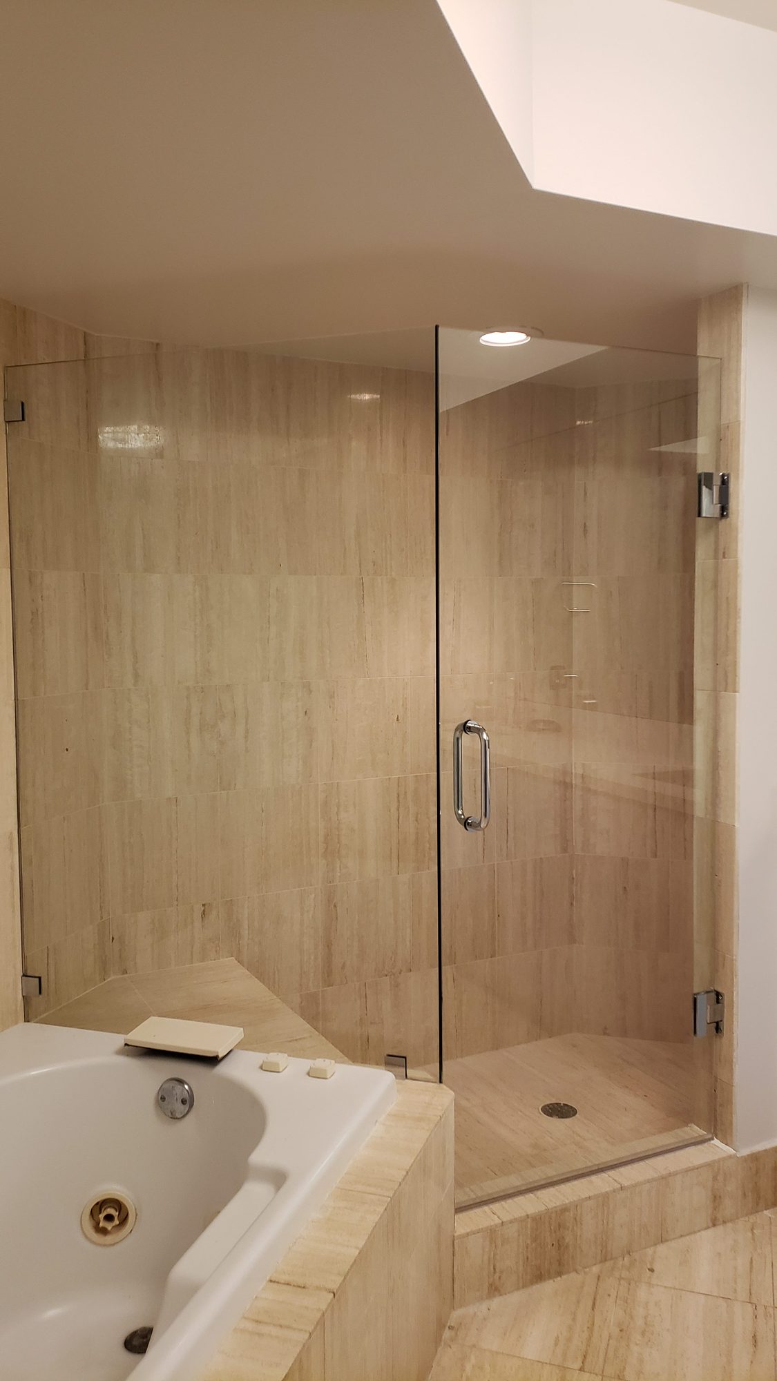 Frameless Shower & Tub Enclosures project by Advanced Glass Industries in South Florida — photo 59
