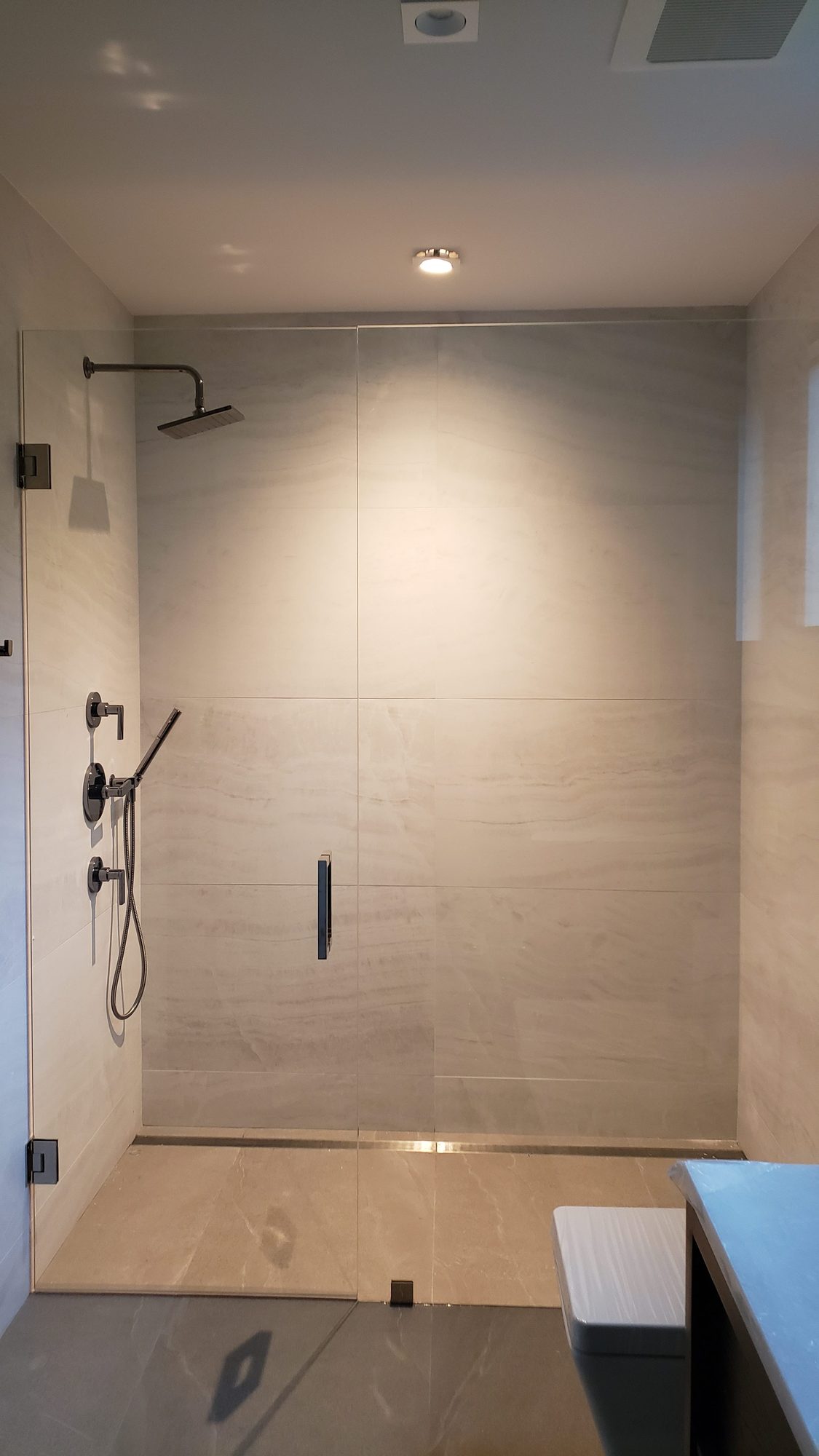 Frameless Shower & Tub Enclosures project by Advanced Glass Industries in South Florida — photo 67