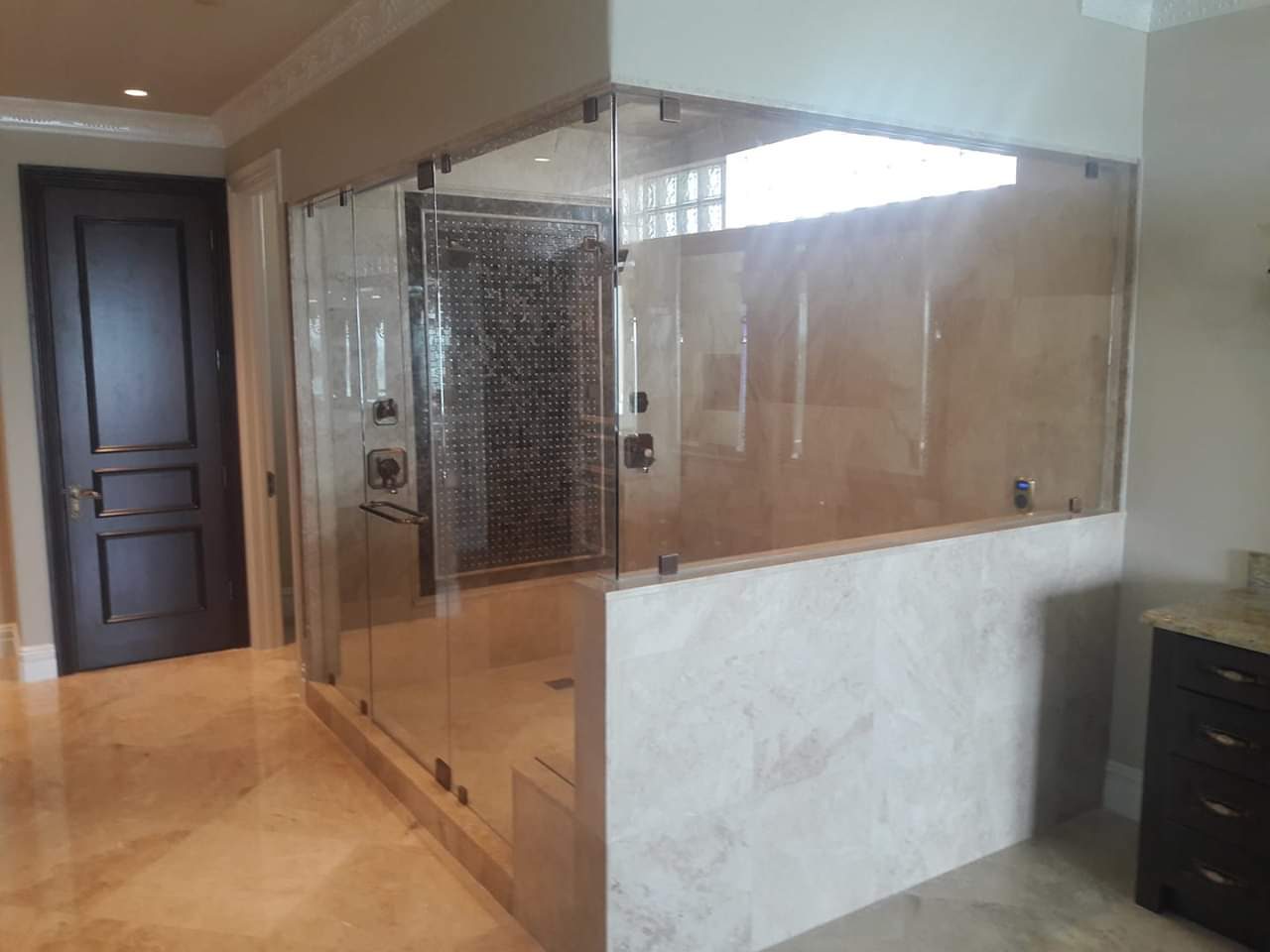 Frameless Shower & Tub Enclosures project by Advanced Glass Industries in South Florida — photo 21