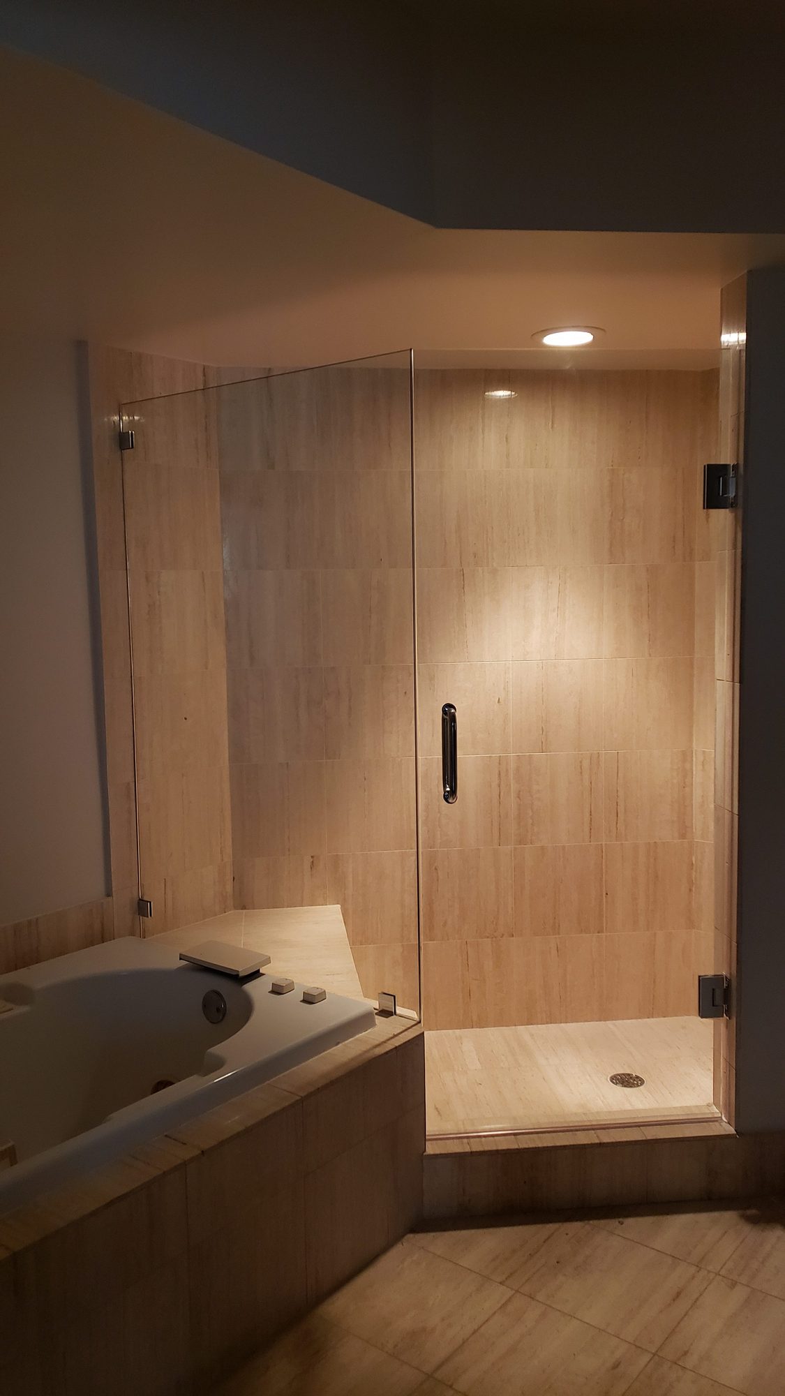 Frameless Shower & Tub Enclosures project by Advanced Glass Industries in South Florida — photo 58