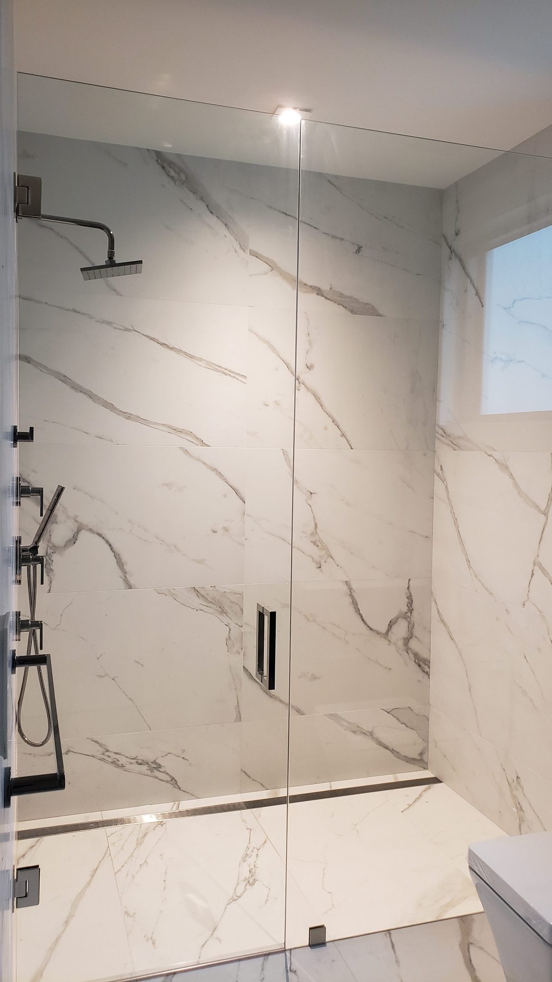 Frameless Shower & Tub Enclosures project by Advanced Glass Industries in South Florida — photo 64