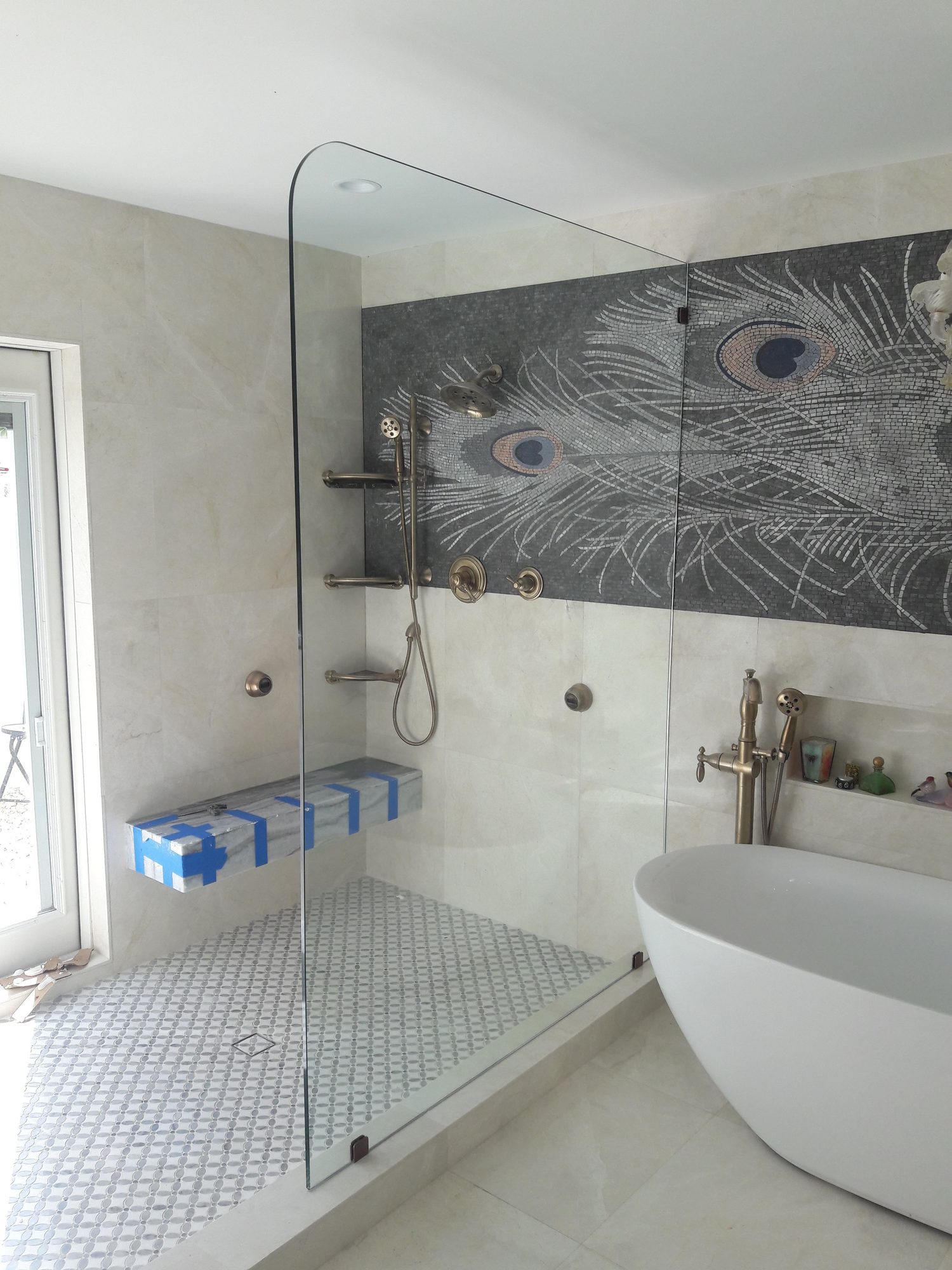 Frameless Shower & Tub Enclosures project by Advanced Glass Industries in South Florida — photo 15