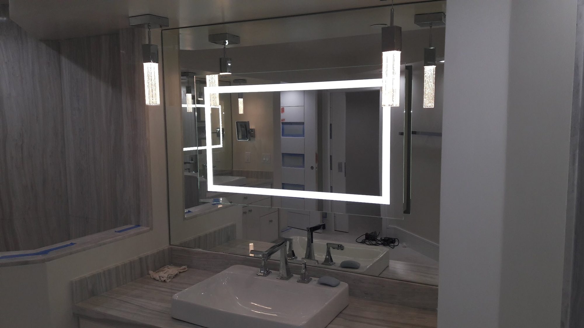 Mirrors project by Advanced Glass Industries in South Florida — photo 16