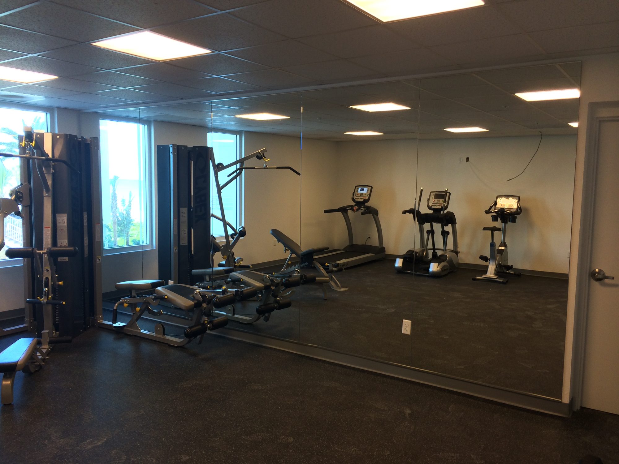 Mirrors project by Advanced Glass Industries in South Florida — photo 52