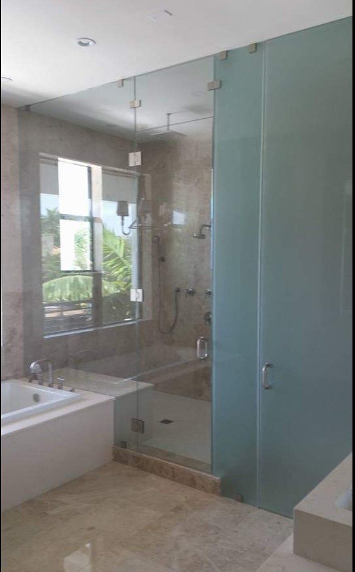 Frameless Shower & Tub Enclosures project by Advanced Glass Industries in South Florida — photo 31